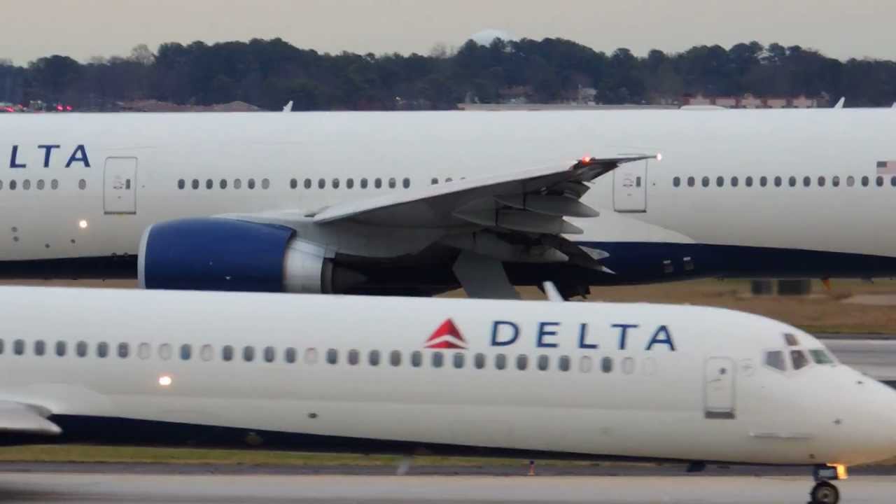 Hartsfield-Jackson Int'l Airport, Atlanta - Friday Night Bonanza - Rwy 9L & 9R
