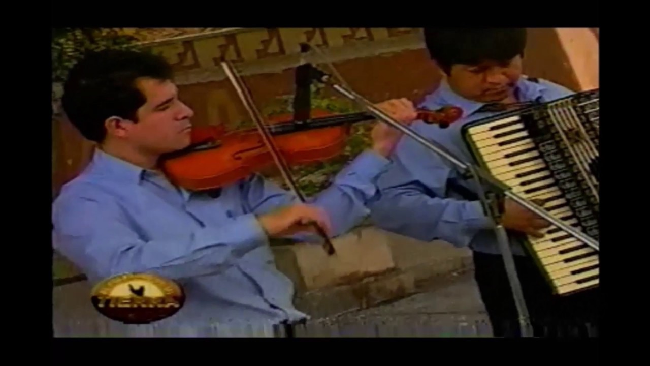 FLOR DE VIOLETA huayno con NORA ARAUJO Peru