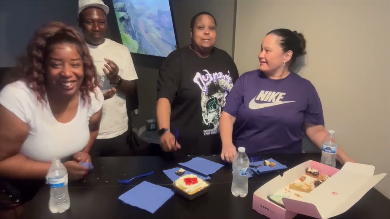 Tasting Crumble Cookie flavors and cakes