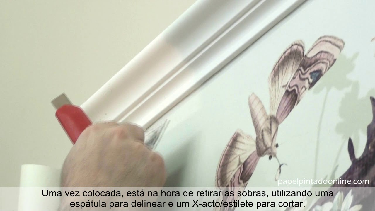 Aplicar murais decorativos em papel de parede tecido não tecido (TNT)