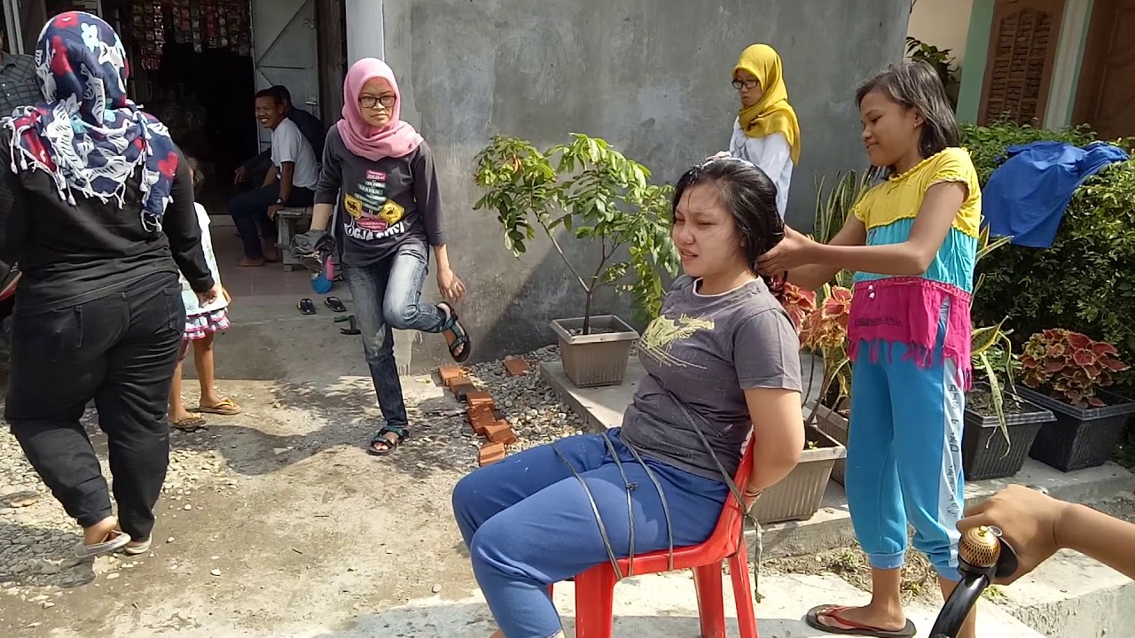 Ulang tahun DINA RAHAYU anggota SUDARFAMZ  kena kerjain