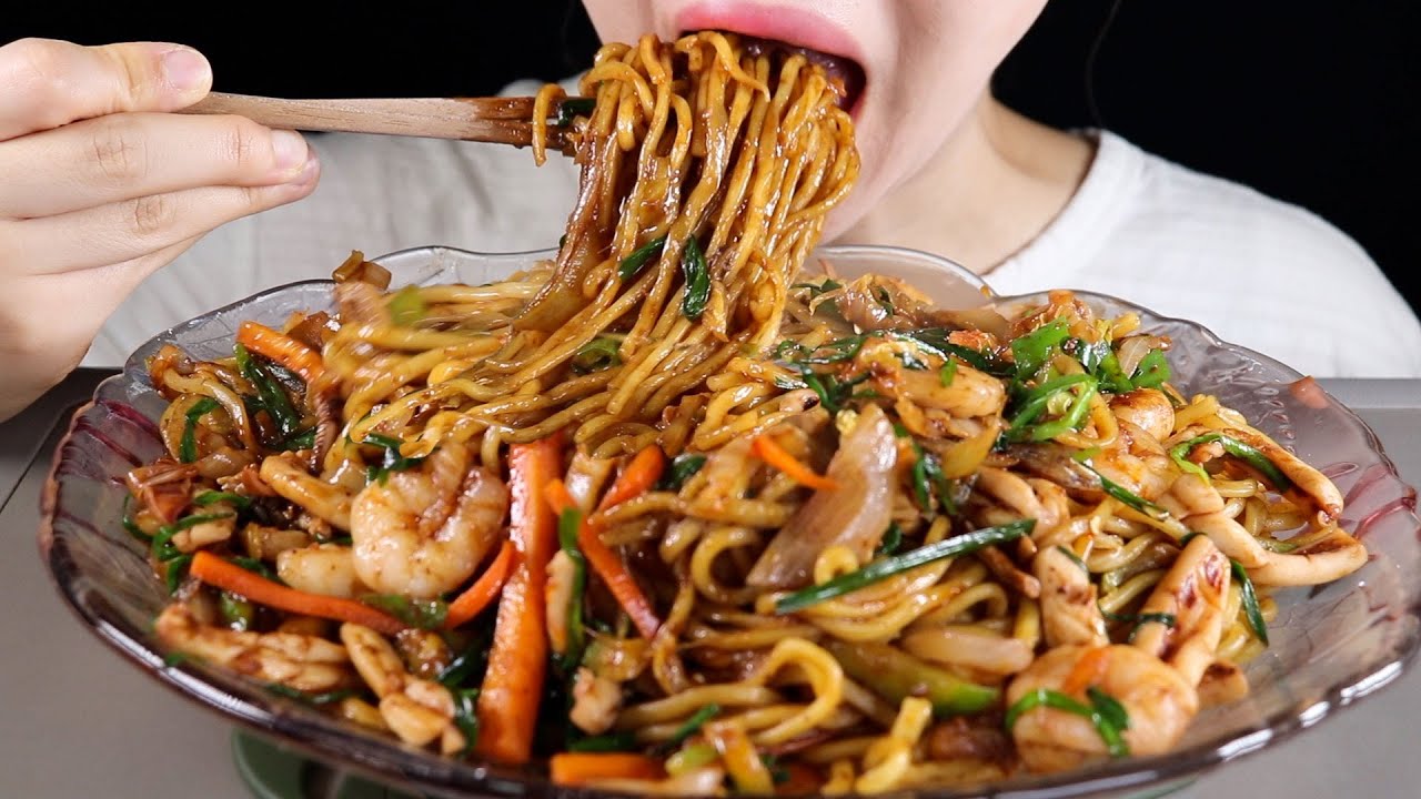 ASMR Stir-fried Seafood Black Bean Noodles Platter | Jaengban-jjajang | 쟁반짜장 | Eating Sounds Mukbang