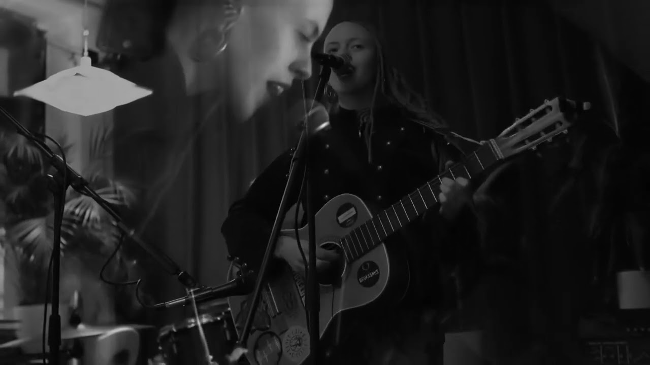 Ormu - Adeline (Lovely Lady) live at Zen Studio
