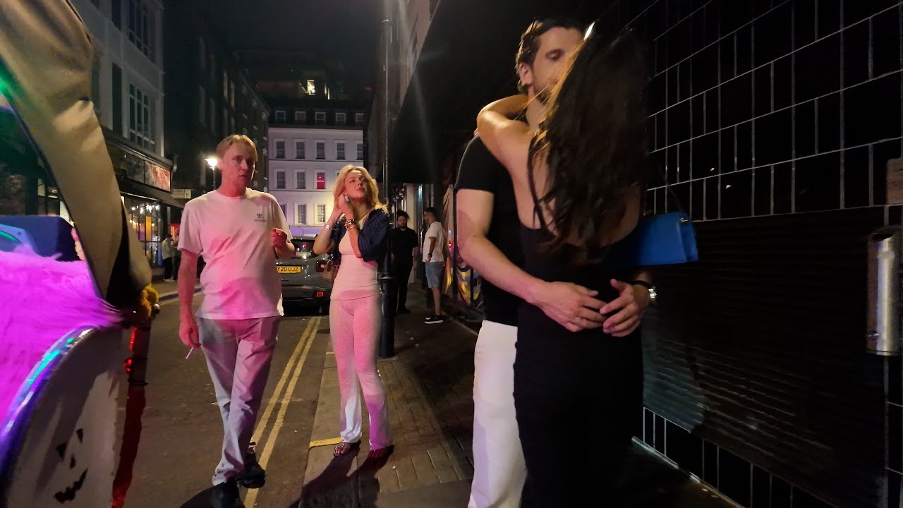 What’s London’s nightlife like after 1:00 AM in a heatwave?!