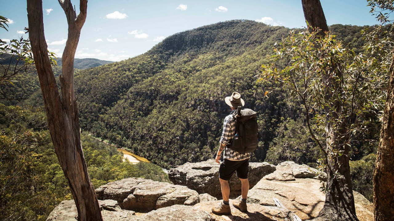FINDING SOLITUDE | Solo Hiking/ Camping in Wild n' Windy Aussie Wilderness