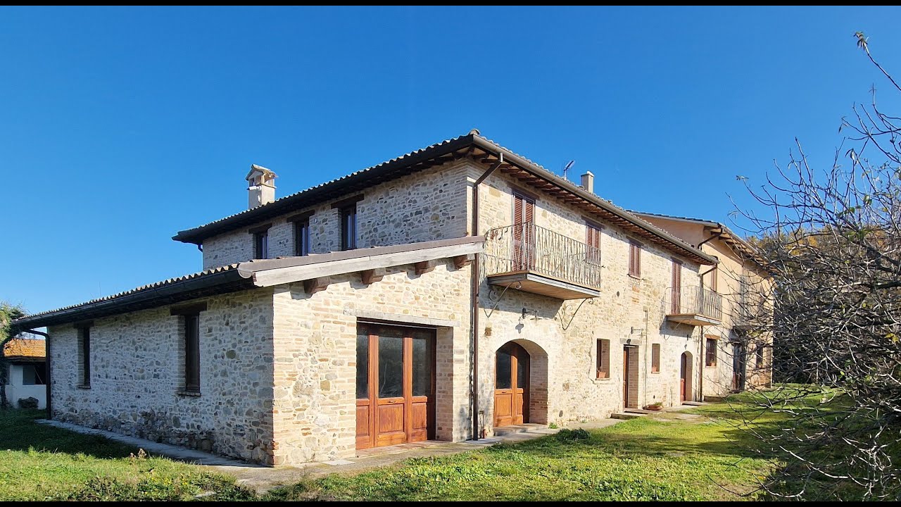 CASALE CON VIGNETO - ULIVETO IN VENDITA ZONA MONTEFALCO - CASTEL RITALDI - UMBRIA