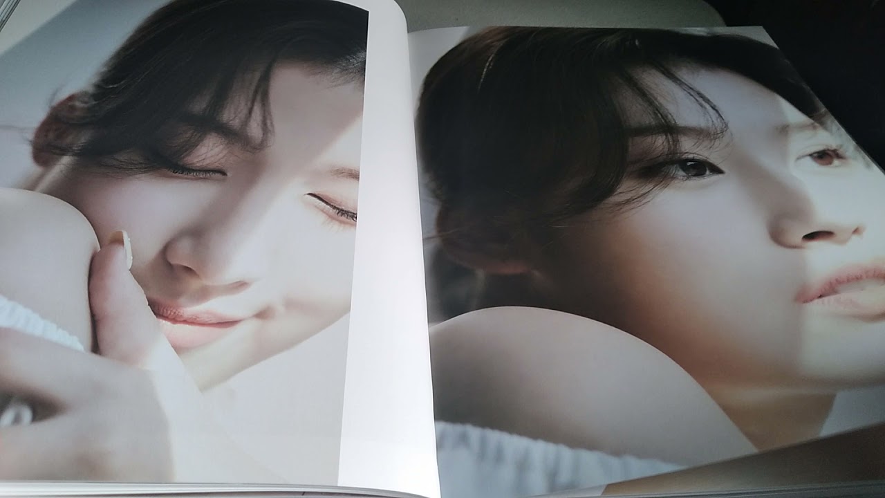 Yes, I am Sana 1st photobook unboxing