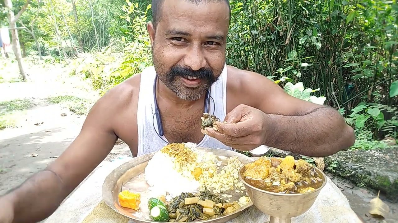 পালেই বাহি দিয়া ভাত মাৰি দিয়া গাল বুলে সেইজন ভকত হে ভাল লগত অকণমান /#assam_food_vlog #axomia_lahon