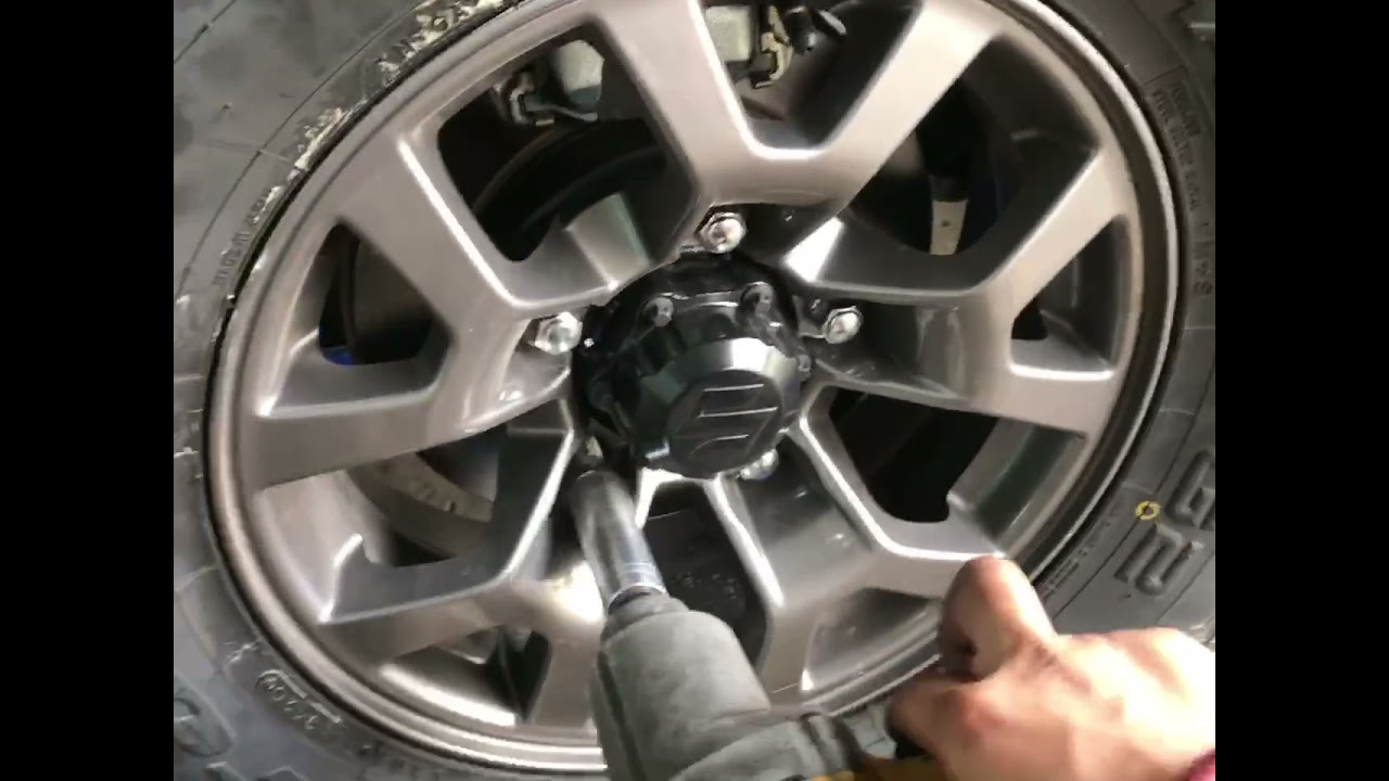Suzuki Jimny kit de 1.5 pulgadas y llantas 235 Nitto A/T