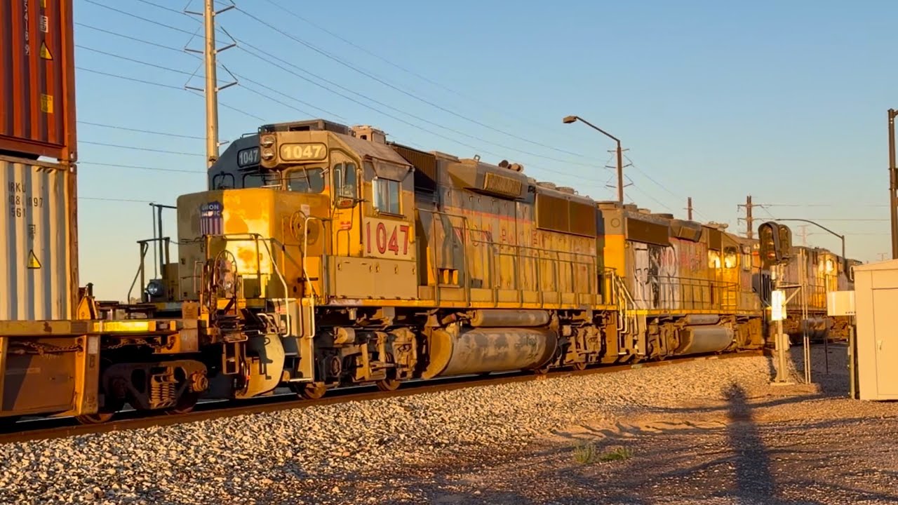 A UP Tucson to Phoenix WB train rolls through Gilbert AZ 1-27-26
