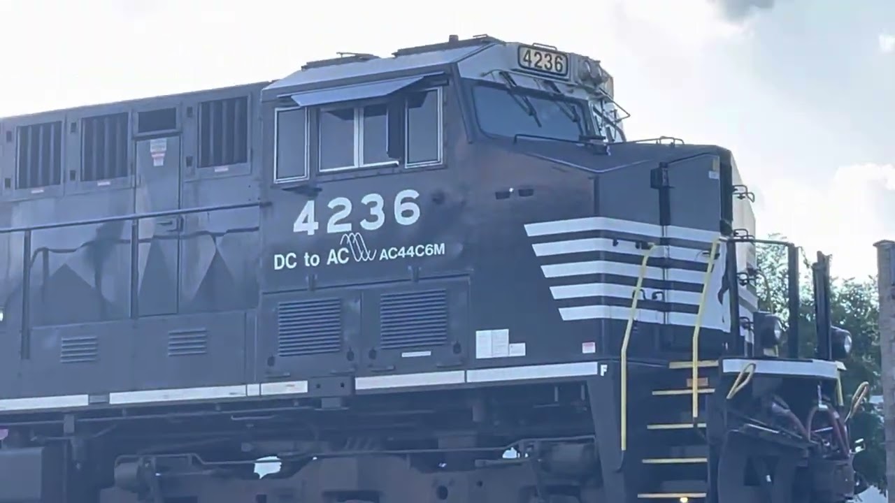 Ns AC44C6M 4236 idling