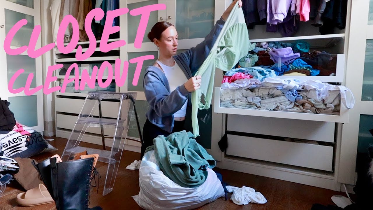 finally cleaning out my hoarder closet + organizing all my clothes!!