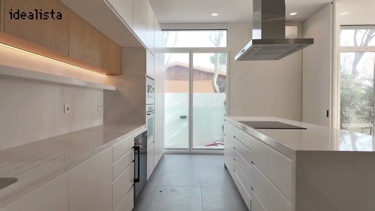 Moradia T3 com jardim, piscina e garagem no Estoril