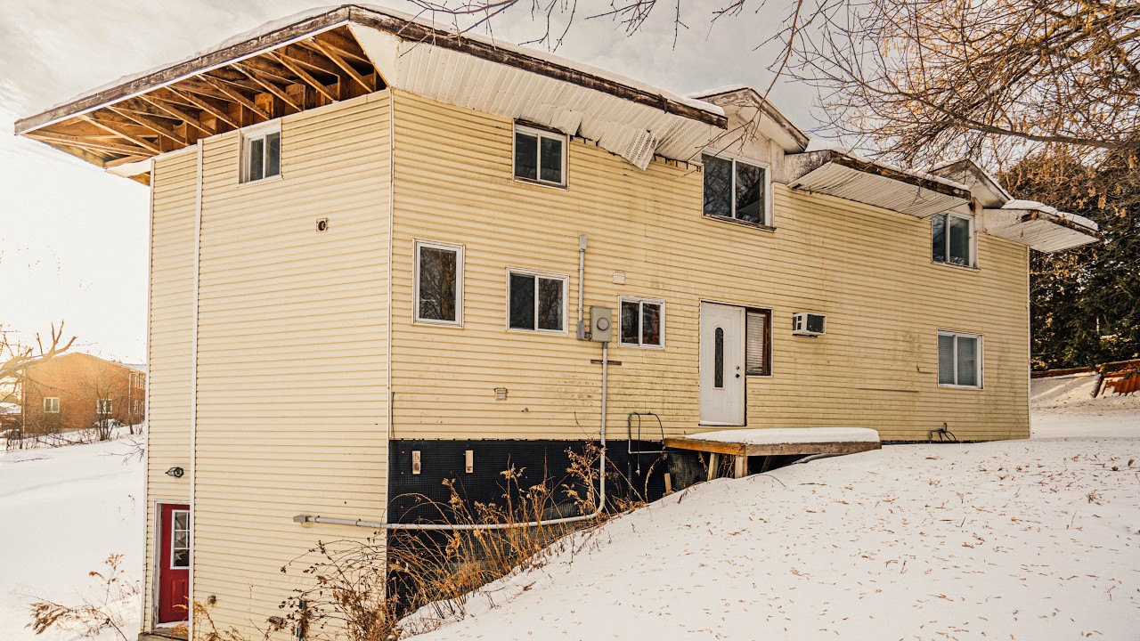 RCMP Officer's Suddenly ABANDONED 1970's Hideout With EVERYTHING Left Behind!
