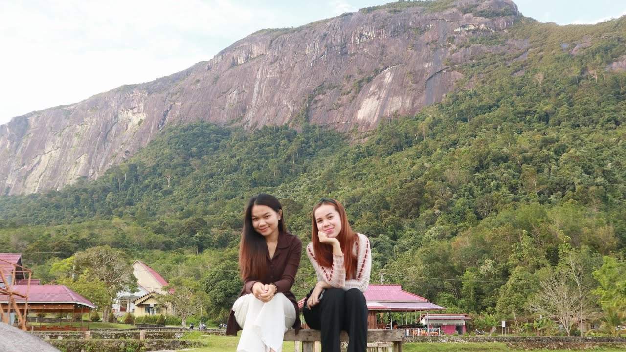 melihat indah nya pemandangan bukit kelam bersama gadis Dayak ❗❗#kalimantan #gadisdayak #bukitkelam