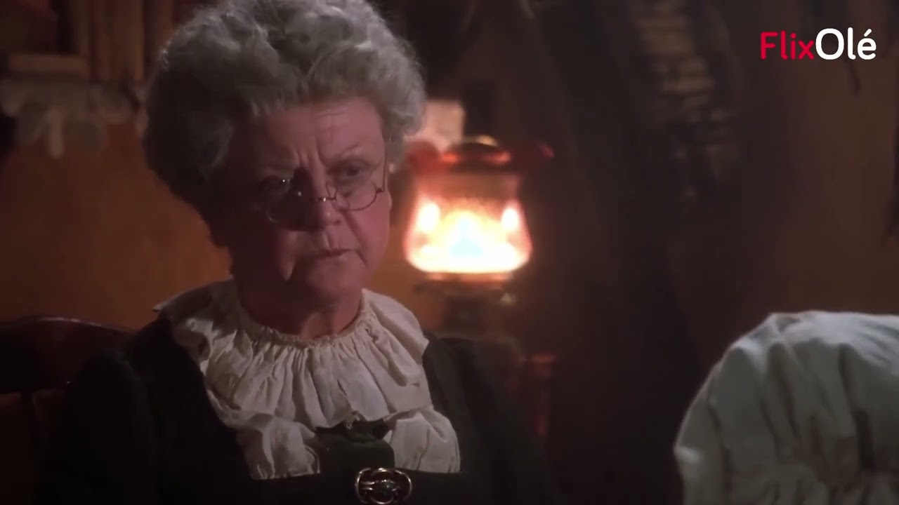 Angela Lansbury en En compa&ntilde;&iacute;a de lobos (Neil Jordan, 1984)