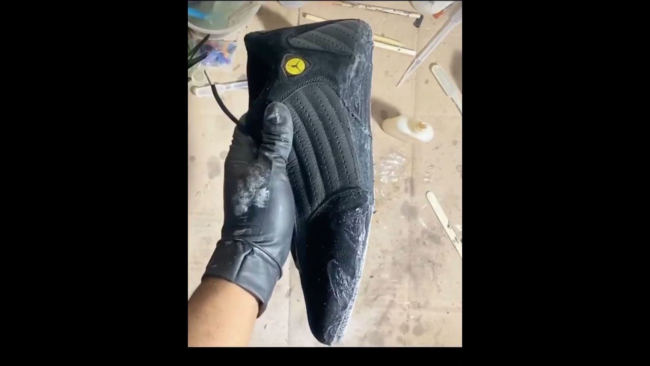 How to reglue sneakers the easy way 🤙🏽reglue a pair of Air Jordan 14s learn how to do a full reglue