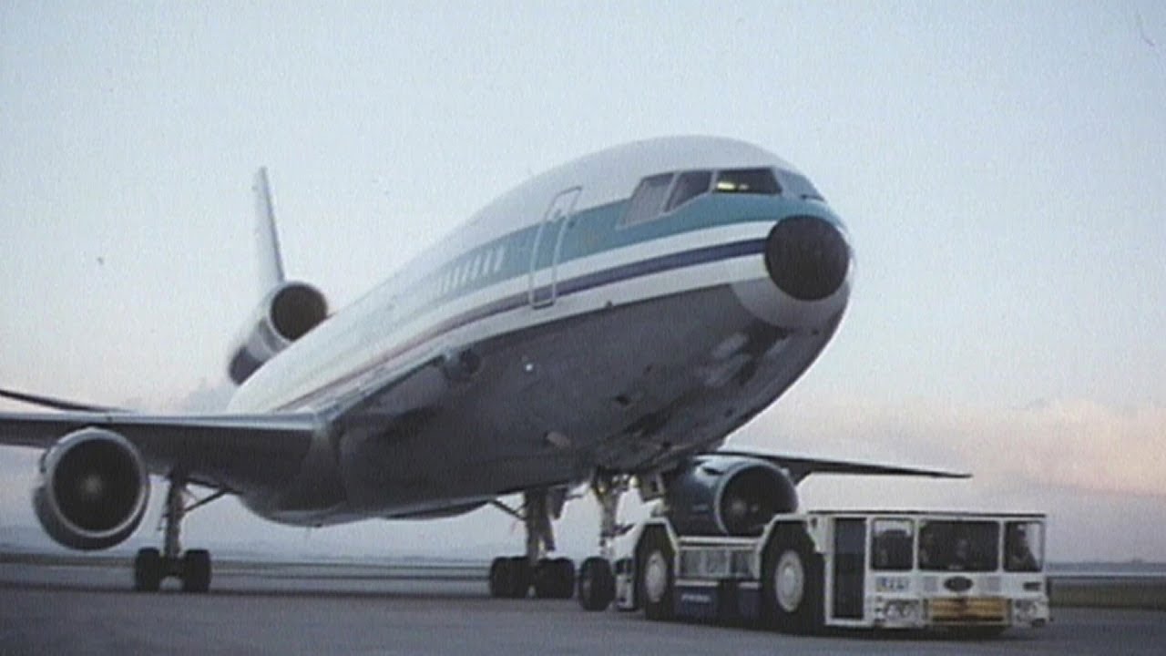 Air New Zealand DC-10-30 35mm Film Footage