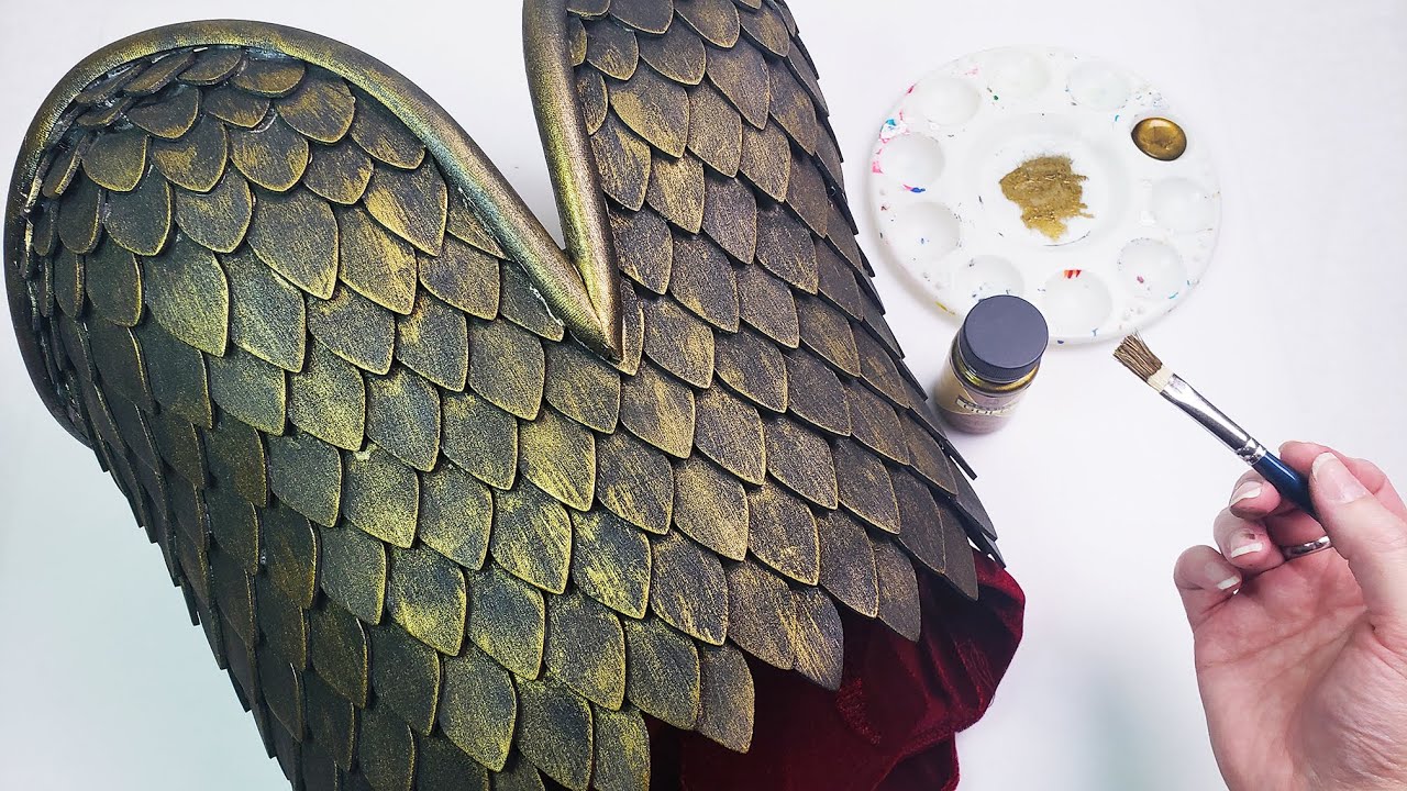 Crafting with Cosplay Fabrics - EP. 80 - How to paint EVA foam scales