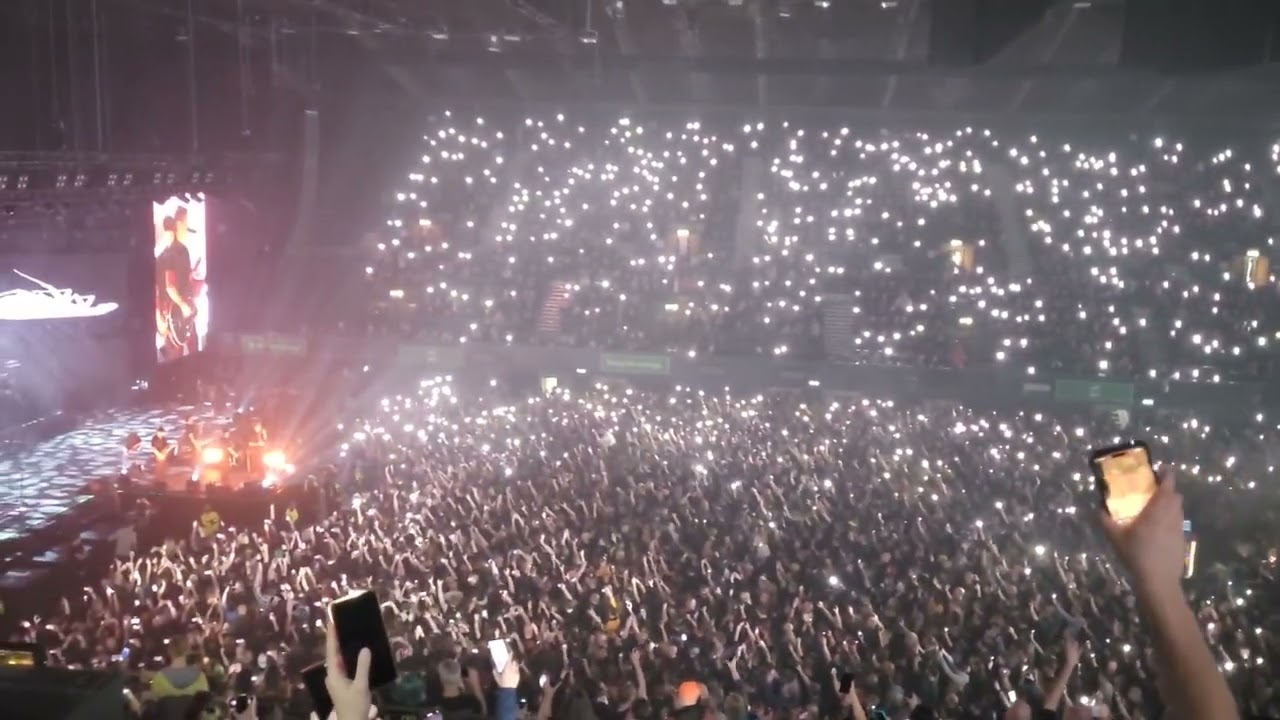 Papa Roach - Leave a Light On (London, Wembley Arena, LIVE, 2025)
