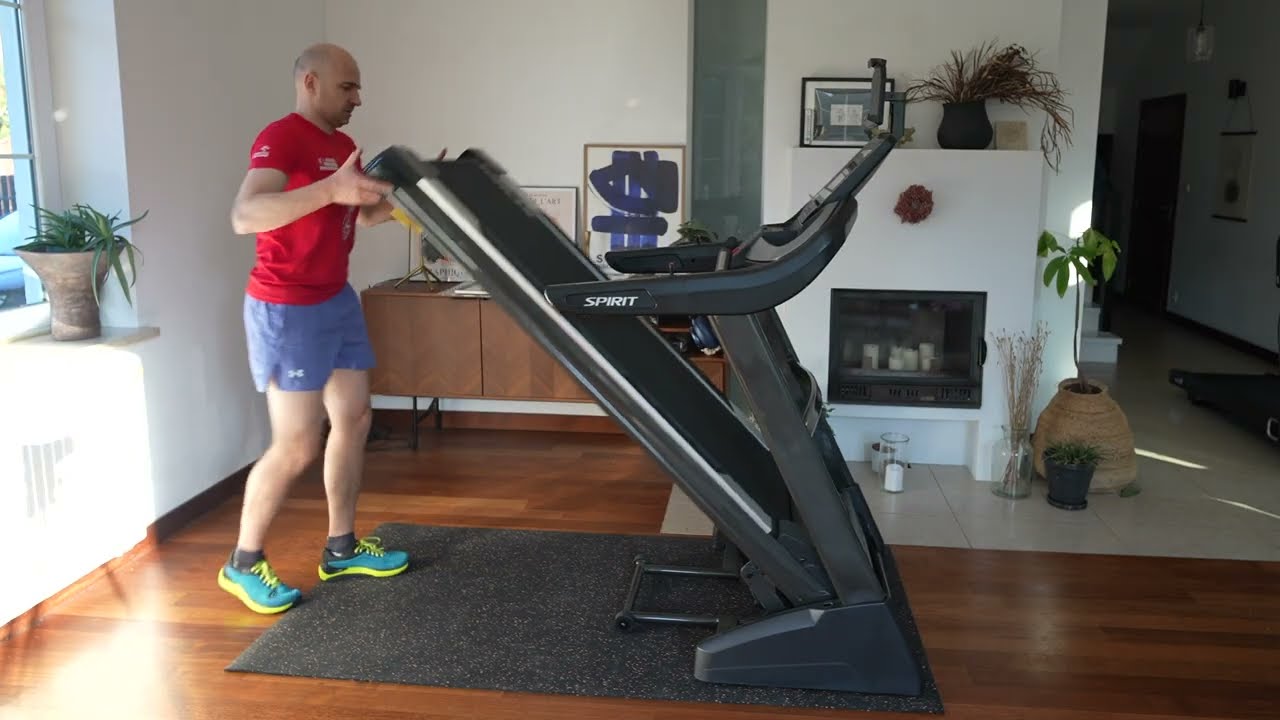 Spirit XT485ENT - składana bieżnia domowa klasy premium z tabletem
