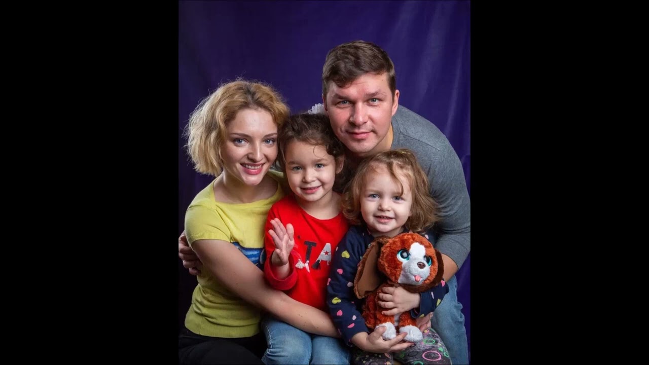 Алла Подчуфарова и ее муж Руслан Ягутин и их дочери Вероника и Валерия
