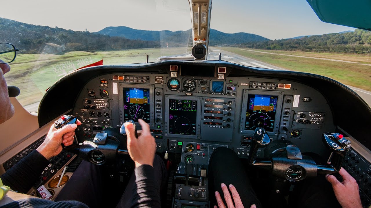 Citation Jet CJ1 St. Tropez La Mole Cockpit approach 2 camera's