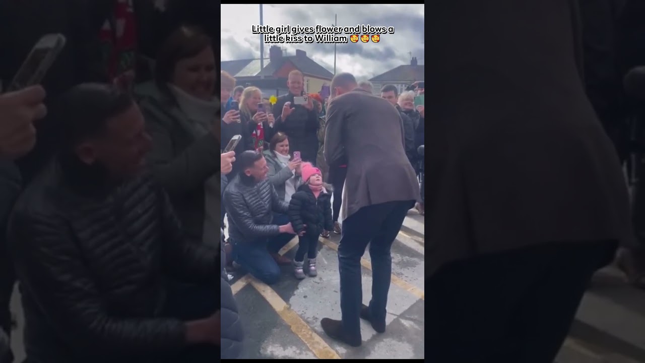 Little girl gives flower and blows a little kiss to William #short #princewilliam #ukroyalfamily