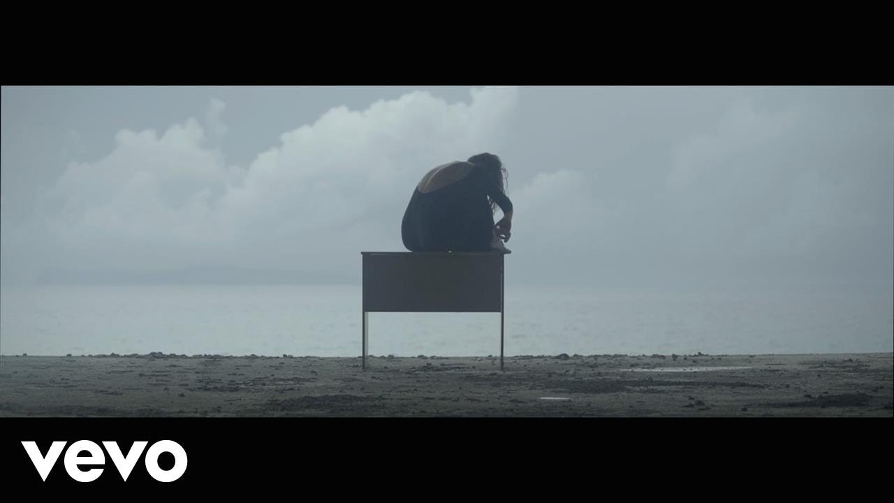 Fr&agrave;n&ccedil;ois & The Atlas Mountains - Perp&eacute;tuel Et&eacute; (Official Video)