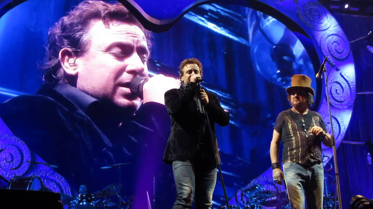 ZUCCHERO FORNACIARI en MARCO BORSATO : ' SENZA UNA DONNA '