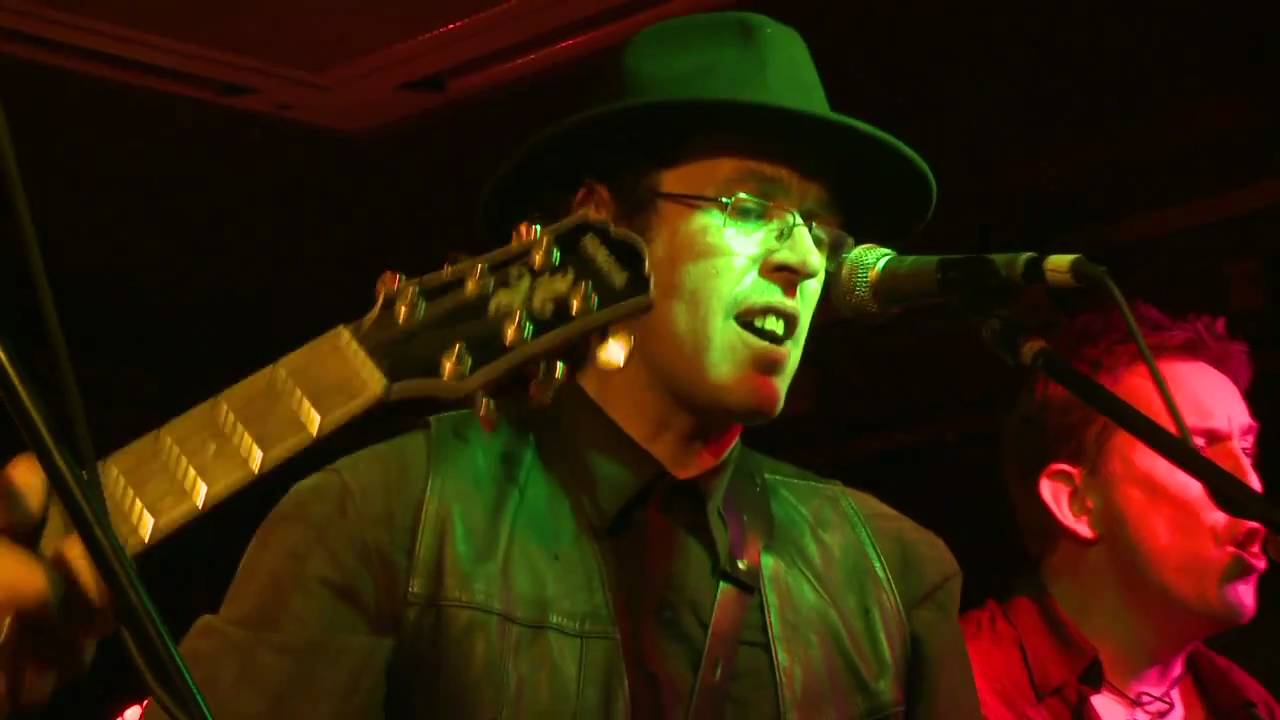 Charley Farley Sunday Four - Umbrella