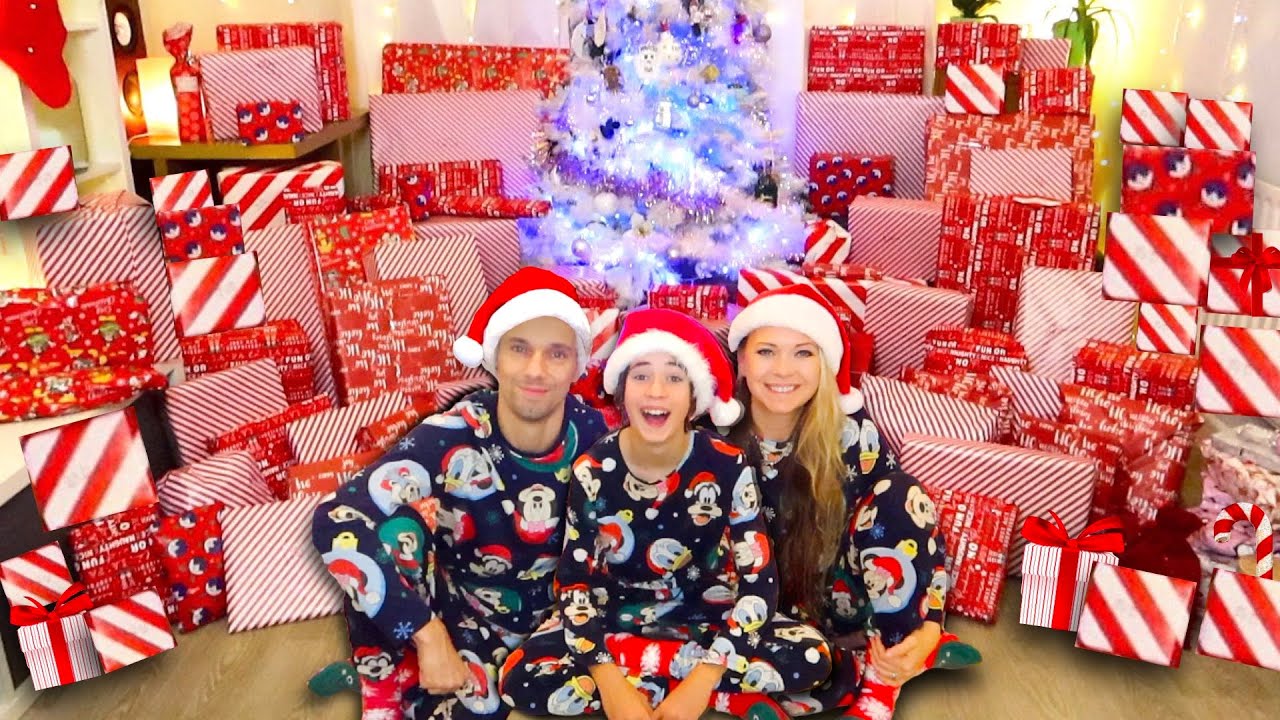 CHRISTMAS morning PRESENT OPENING special 🎁 Christmas Day 2023 Family Freedom  😊