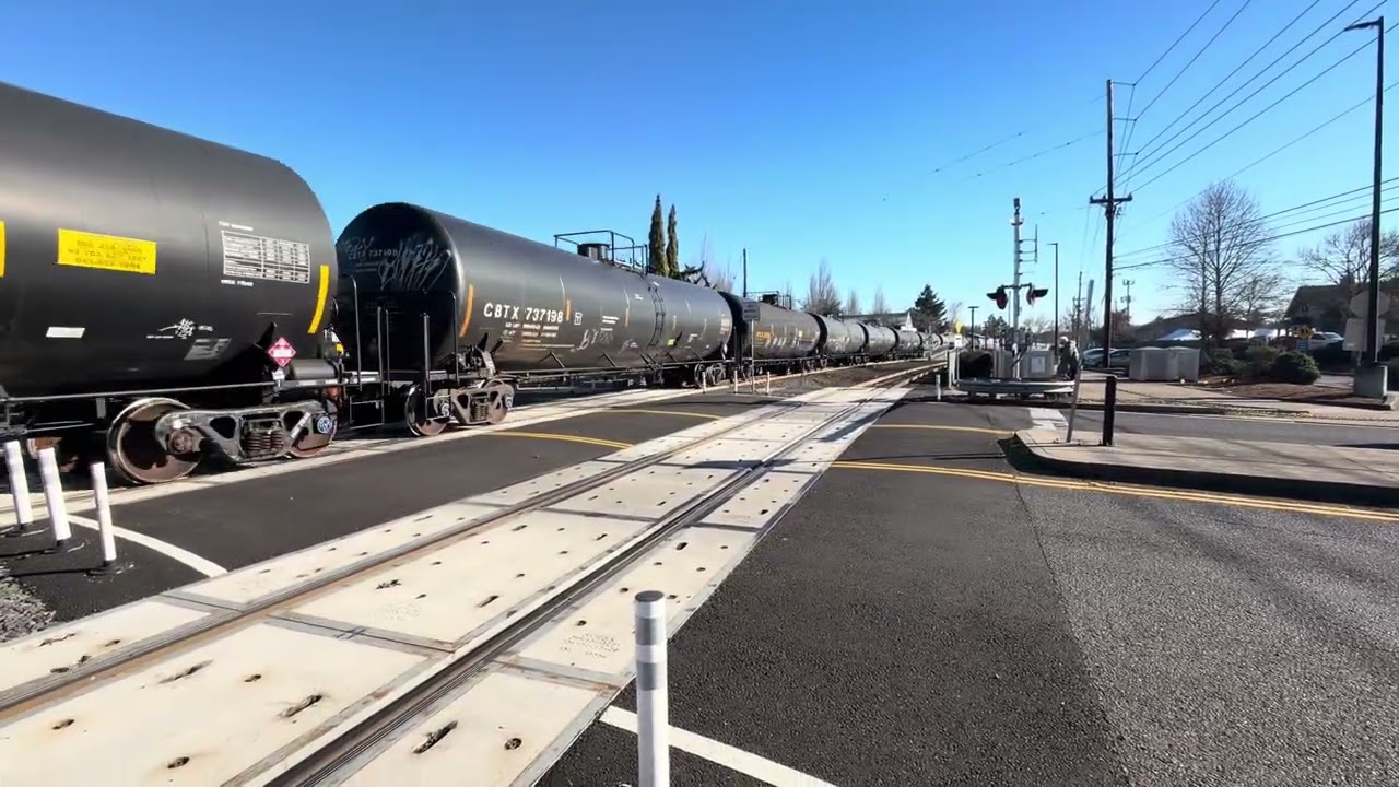 Portland & Western #2314 664 running through Main+Burnham in Tigard, OR at the time of 1:14 PM PST!