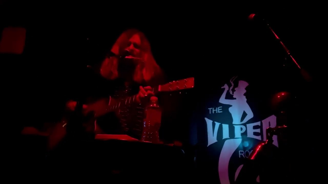 Breaking The Girl (Live at The Viper Room)