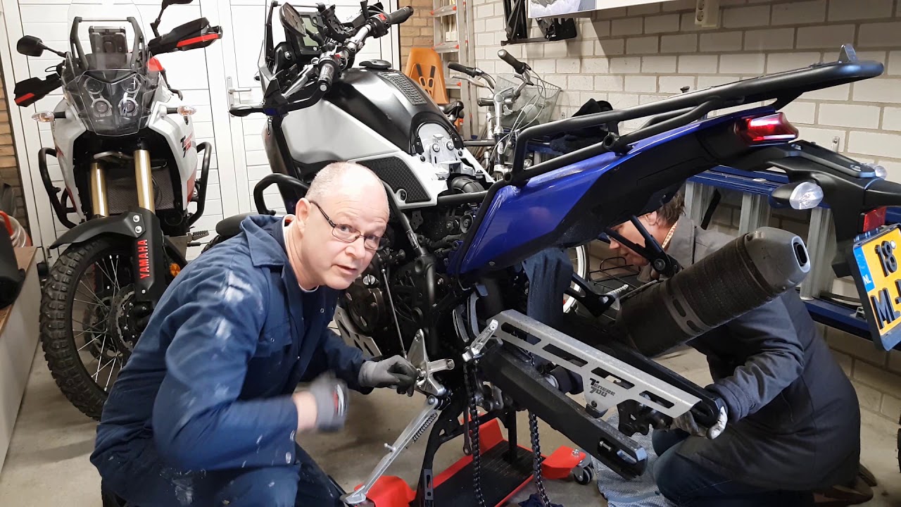 Yamaha Tenere 700   Grease the suspension linkage   with OEM center stand