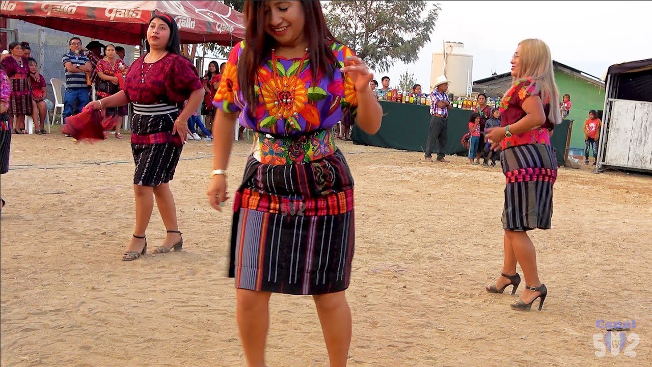 Convite Femenino de Chichicastenango en La Esmeralda Joyabaj