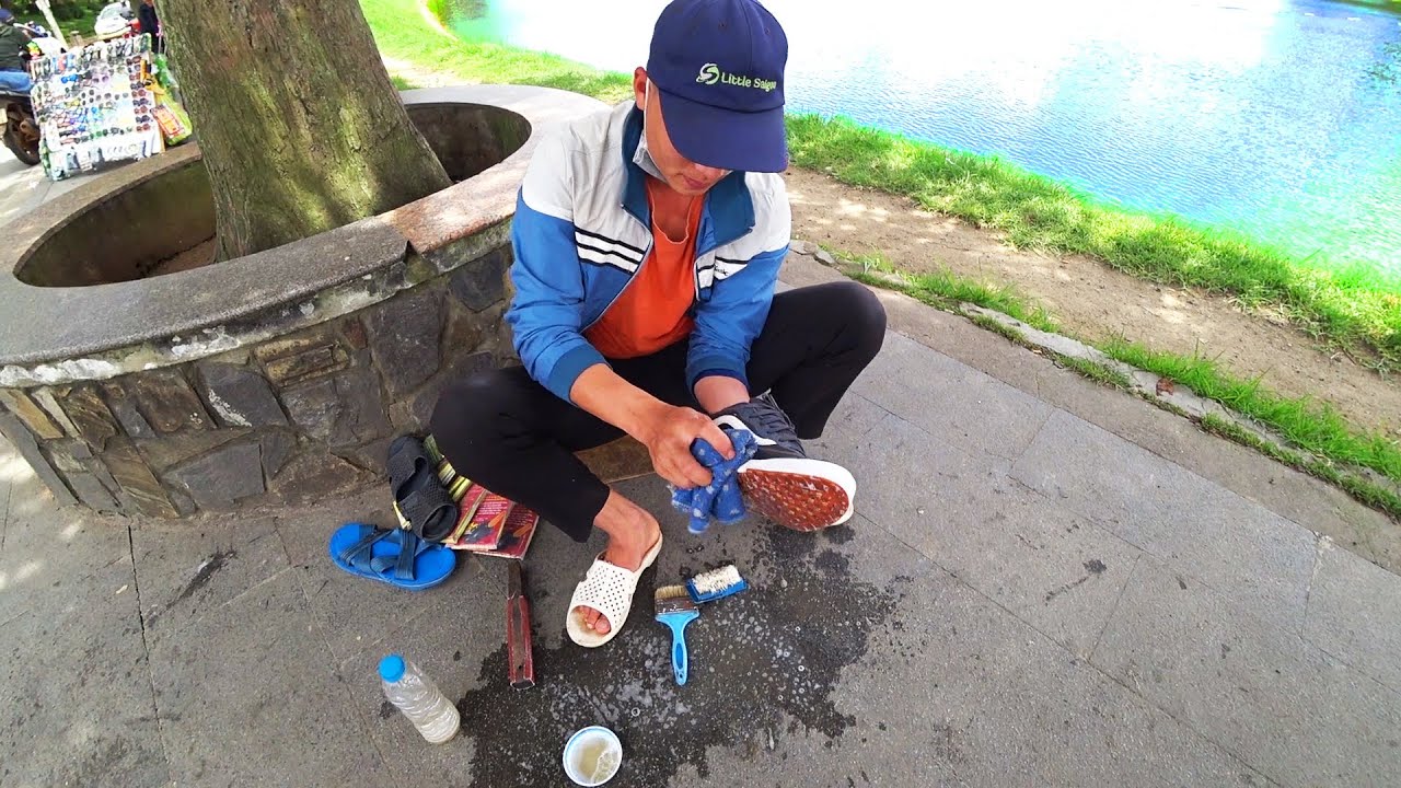 Street Shoe Shine Vietnam 🇻🇳