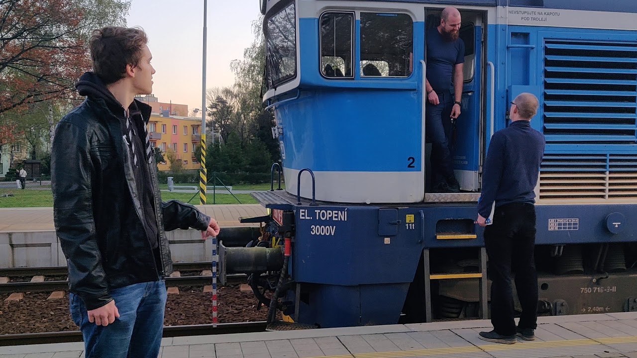 Rozjezd dlouhého vlaku