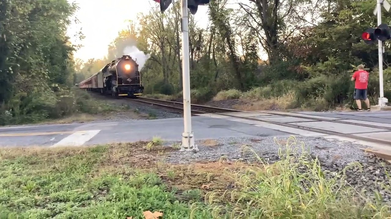 R&N 2102 at Shoey crossing 