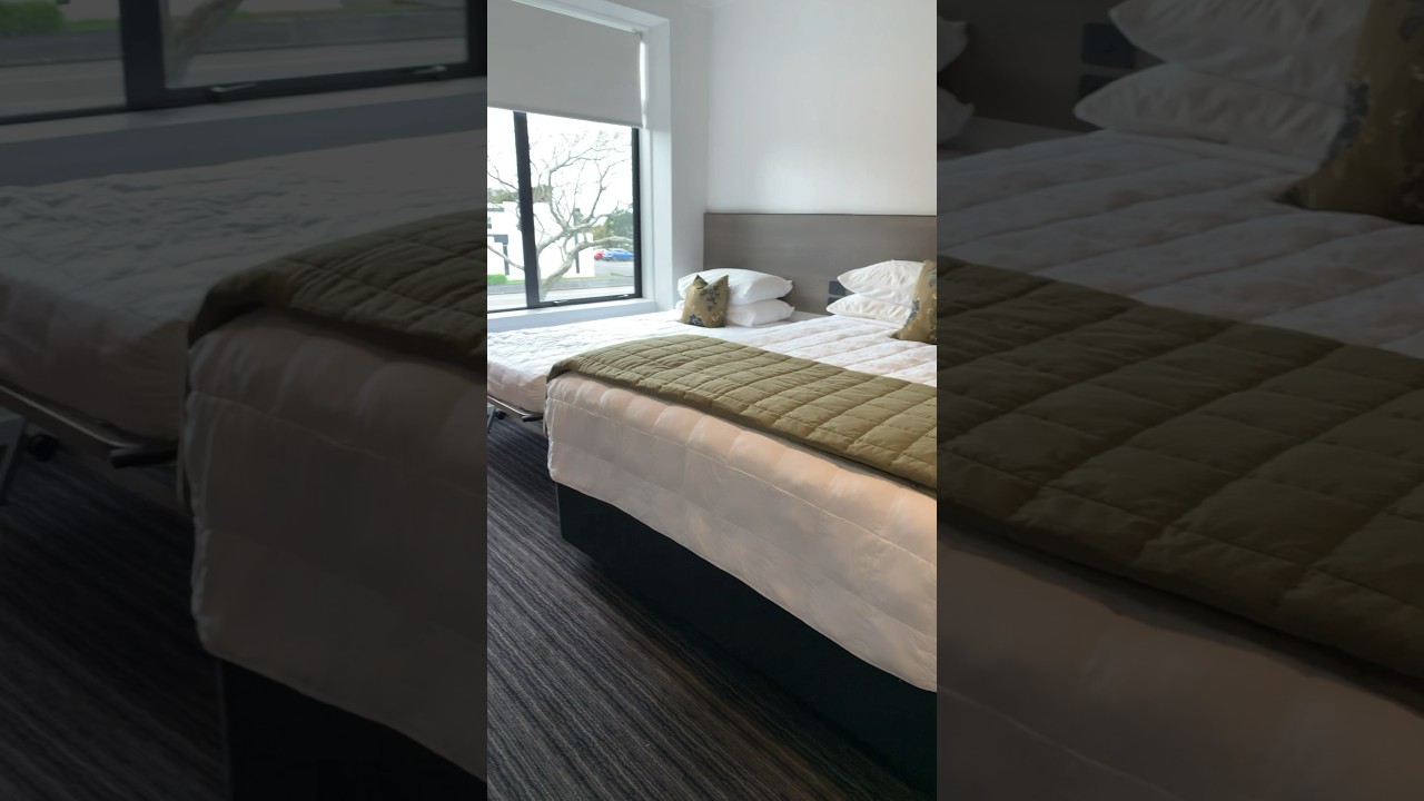 The 𝑫𝒆𝒗𝒐𝒏 hotel 🏨