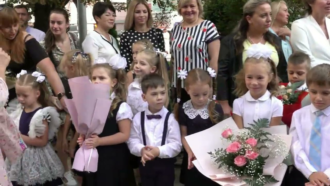 Свято Першого дзвоника. Тернопіль. 6 школа. 1-В та 1-Г клас. 2020 рік