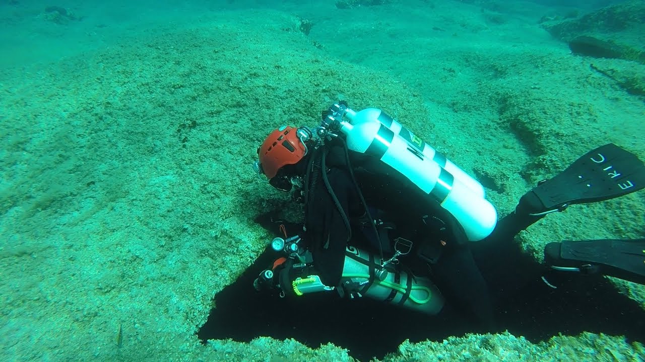 🔦 AMFITRITI | CAVE DIVING