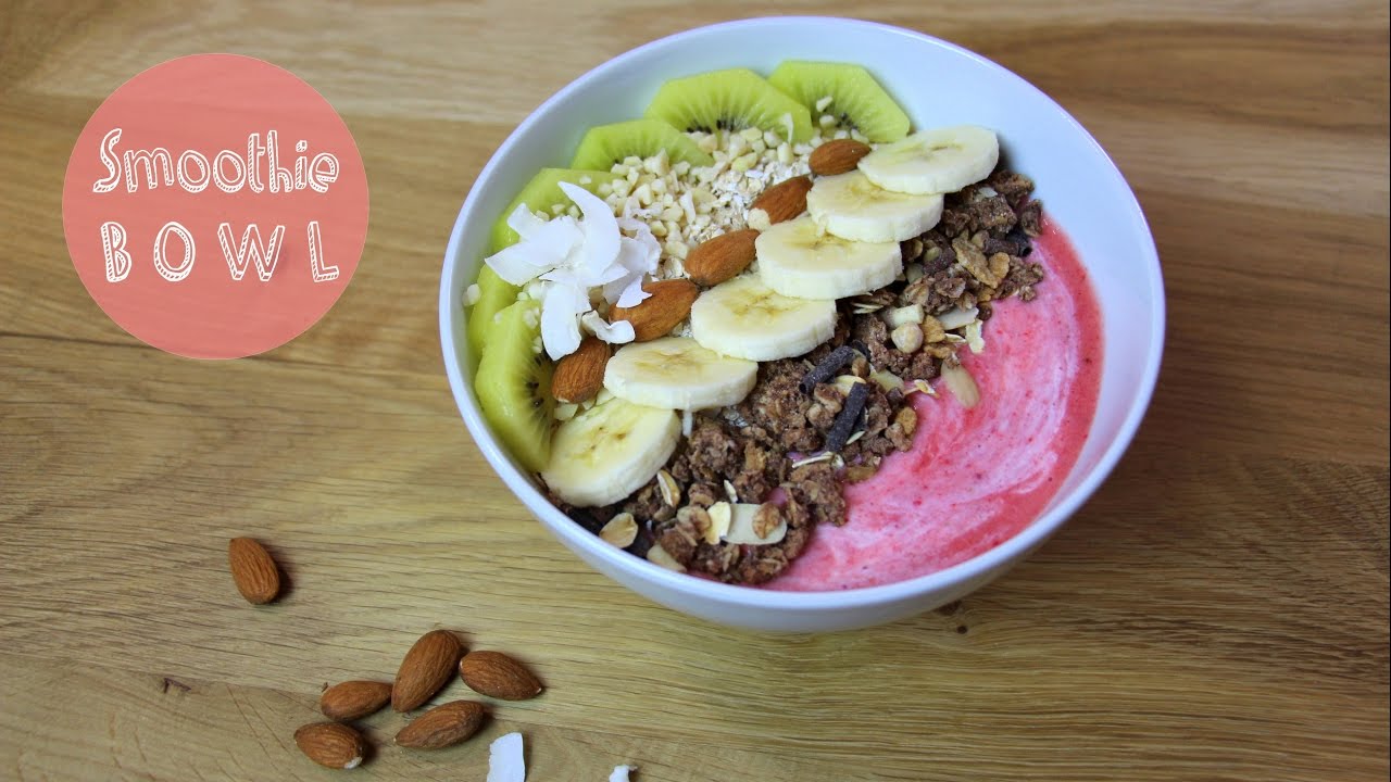 SMOOTHIE BOWL REZEPT | GESUNDE FRÜHSTÜCKSIDEEN fürs Wochenende - mit SKYR als Eiweiß Kick (deutsch)