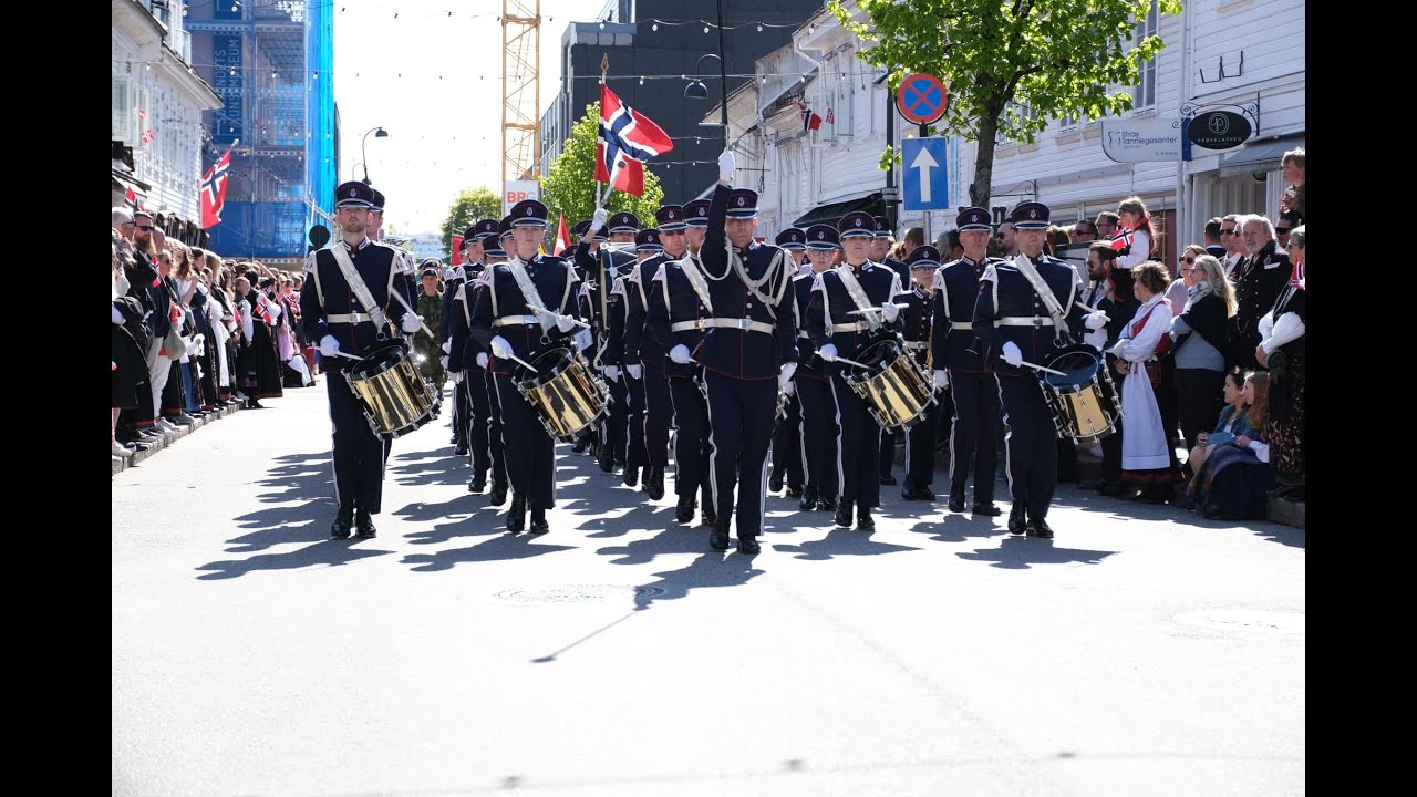 Tveit Union Musikkorps 17.mai 2023 Showoppmarsj Kristiansand