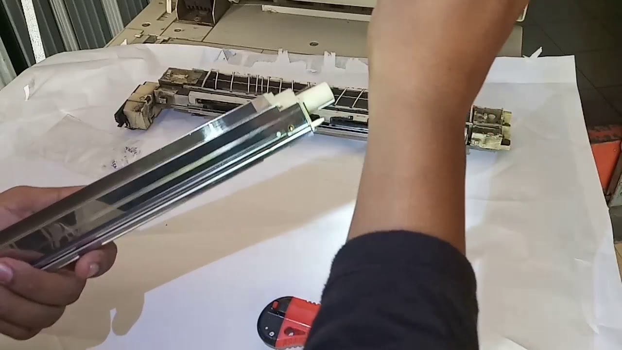 Hasil photo copy Belang, kabur.  BERSIHKAN LENSA, CORONA iR6570/iR5050/iR5075