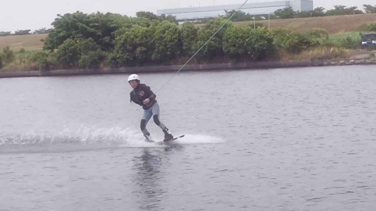 Garden MWB wake & surf school in ARAKAWA 《荒川》トゥサイドバックサイド180 ラップ