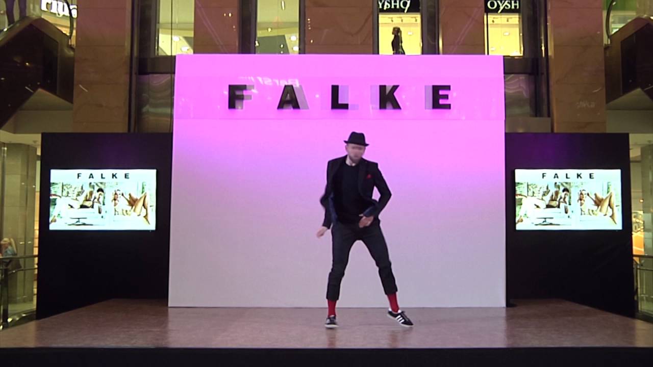 Сергей Змеек бутик FALKE в ТРЦ Gulliver
