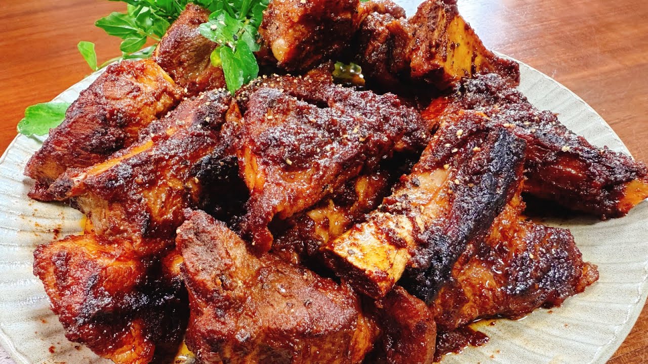 【漬けてフライパンで焼くだけ】奪い合いになるほど超うまい！『やみつきBBQスペアリブ』 食費節約／おつまみ／ダイエット／高タンパク、低糖質／バーベキュー料理／キャンプ飯