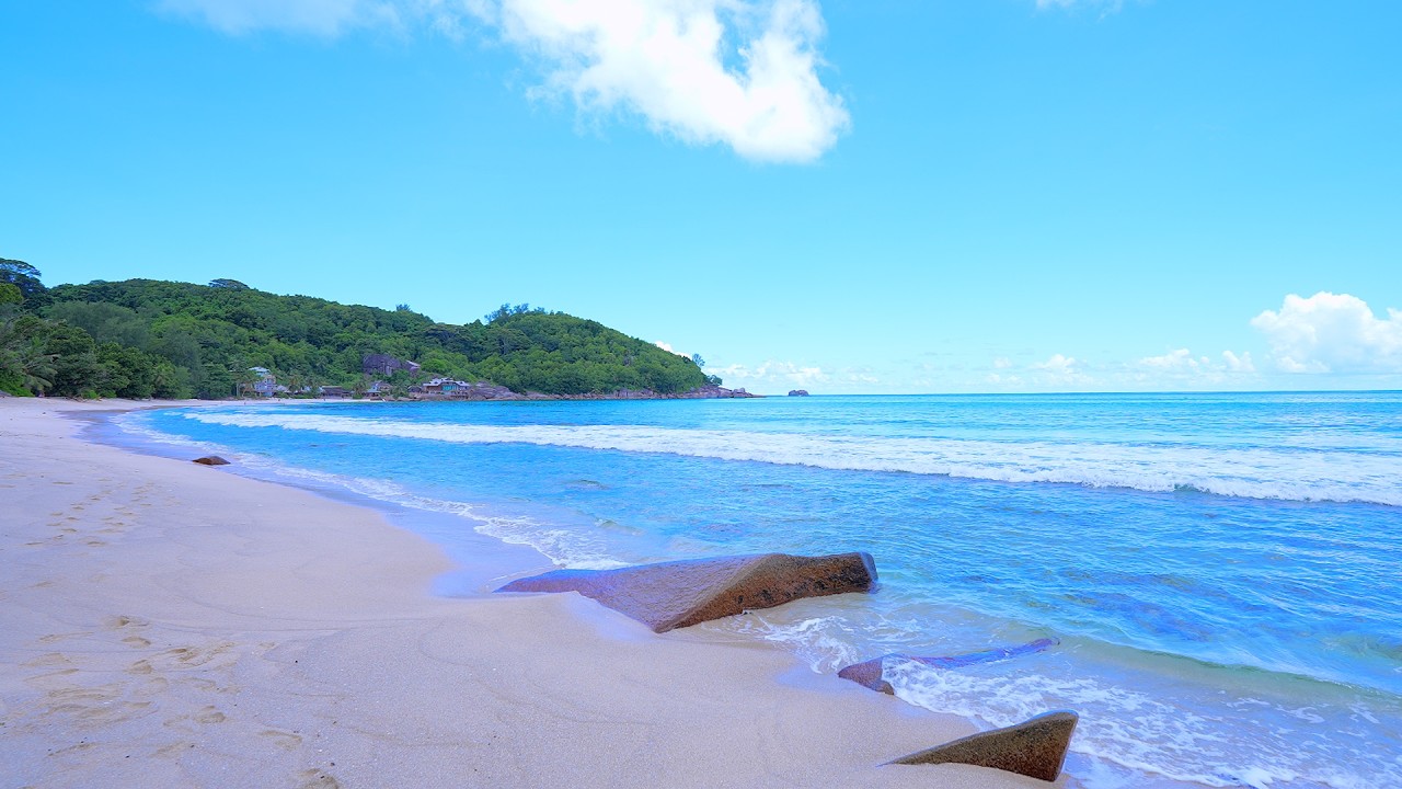 Ocean 4K. 🏝 Beach Screensaver From a Tropical Remote Island Paradise