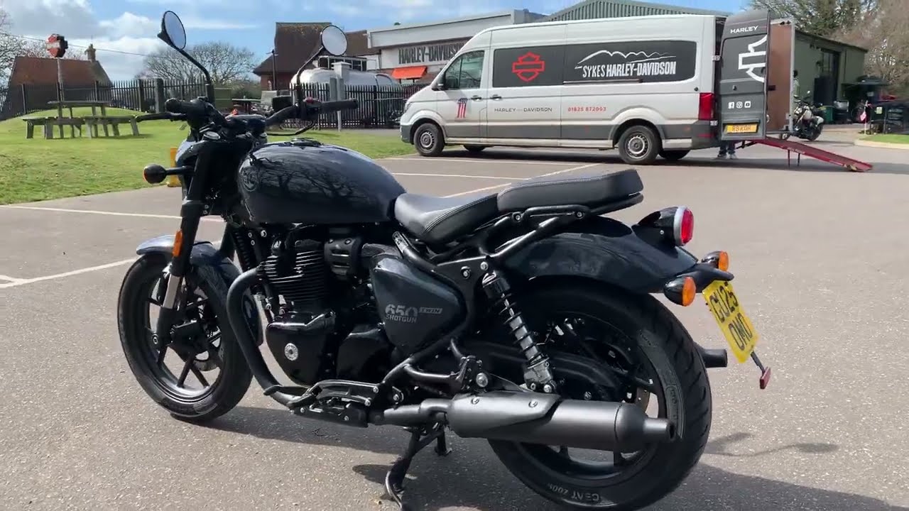 Royal Enfield Shotgun 650 in Sheet Metal Grey